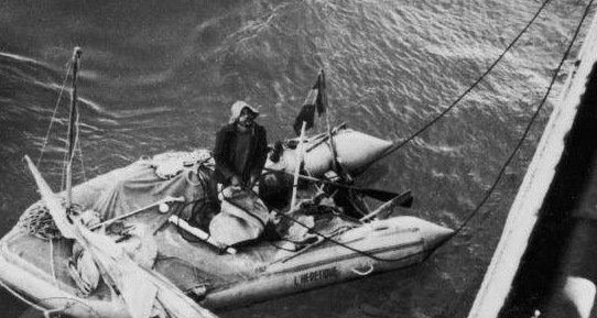 Alain Bombard y su bote