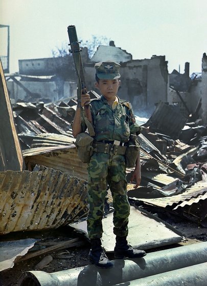 Niño soldado en Vietnam