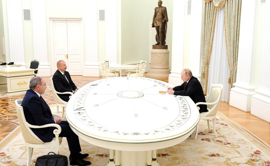 Aliev, Pashinyan y Putin, en la reunión Kremlin