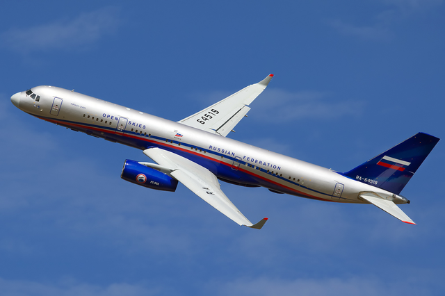 Tu-214ON haciendo funciones para el acuerdo de Cielos Abiertos