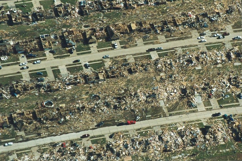 Oklahoma_City_tornado_1999-05-03