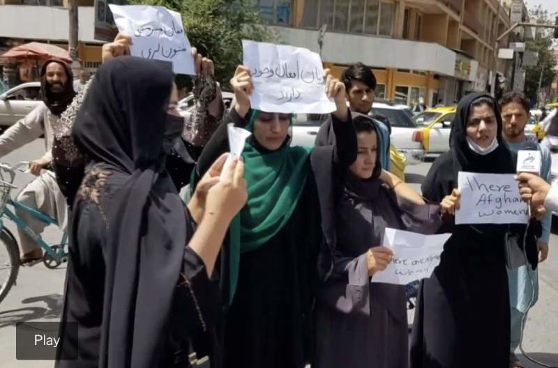 Mujeres-protesta-Afganistán