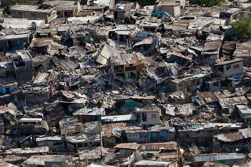 800px-Haiti_earthquake_damage
