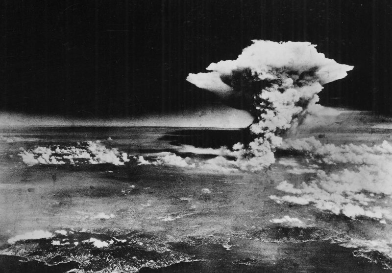 Nube atómica sobre Hiroshima