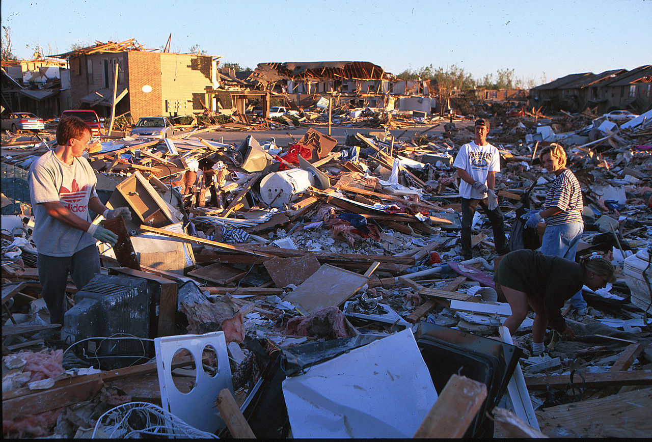 1280px-FEMA_-_3822_-_Photograph_by_Andrea_Booher_taken_on_05-01-1999_in_Oklahoma