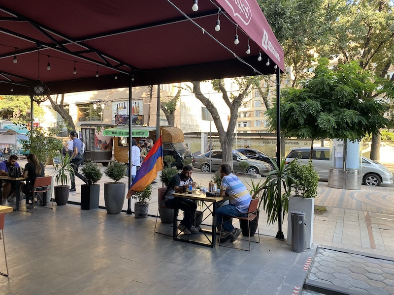 Café de Ereván el 28 de septiembre de 2020